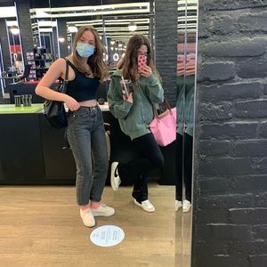 Meet your Posher, Bella